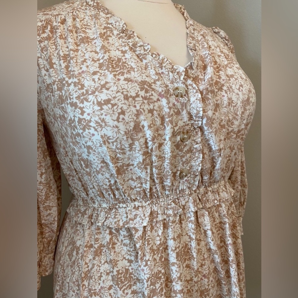 Plus Dress - Picture 4 of 6